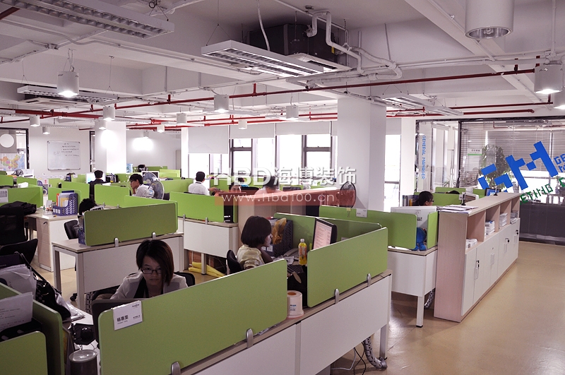 科技公司辦公室裝修設計公共辦公區(qū)設計裝修.jpg 科技公司辦公室裝修設計公共辦公區(qū)設計裝修.jpg